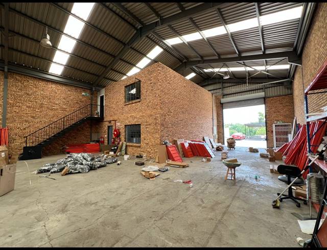 461M² WAREHOUSE TO LET IN STRIJDOMPARK